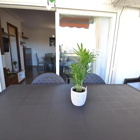Wvp - Salourhin Apartment *